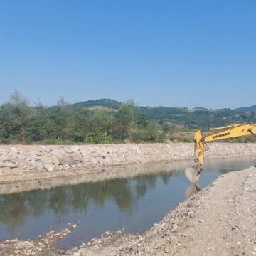 PETROVA: Lucrările de punere în siguranță a digului de pe râul Vișeu au fost finalizate