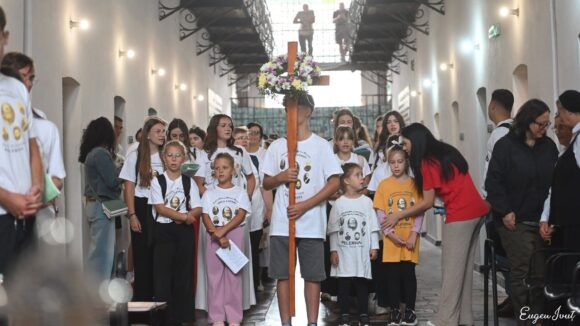 MEMORIALUL SIGHET: Pentru al 27-lea an consecutiv, tineri pelerini parcurg pe jos cei 165 de kilometri