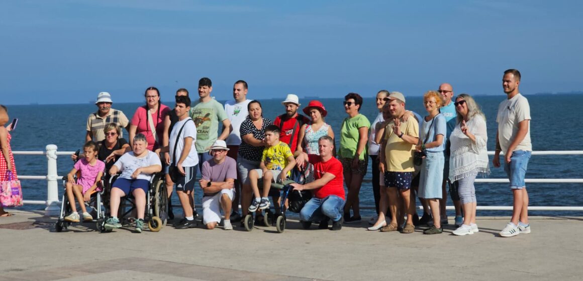 ASOCIAȚIA ESPERANDO: Tabără recreativă la mare pentru 30 de persoane cu dizabilități, părinți, aparținători ASOCIAȚIA ESPERANDO: Tabără recreativă la mare pentru 30 de persoane cu dizabilități, părinți, aparținători