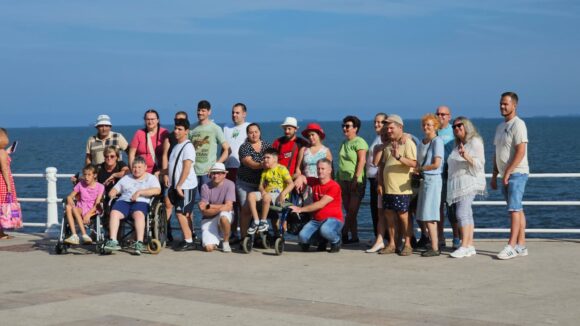 ASOCIAȚIA ESPERANDO: Tabără recreativă la mare pentru 30 de persoane cu dizabilități, părinți, aparținători ASOCIAȚIA ESPERANDO: Tabără recreativă la mare pentru 30 de persoane cu dizabilități, părinți, aparținători
