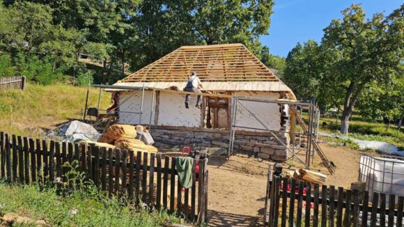 MUZEUL SATULUI BAIA MARE: Un nou obiectiv de arhitectură vernaculară este restaurat