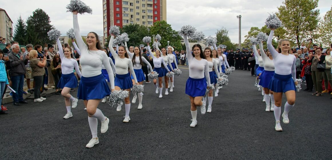 VIDEO: Sărbătoarea Castanelor – Parada de pe Podul Unirii VIDEO: Sărbătoarea Castanelor – Parada de pe Podul Unirii
