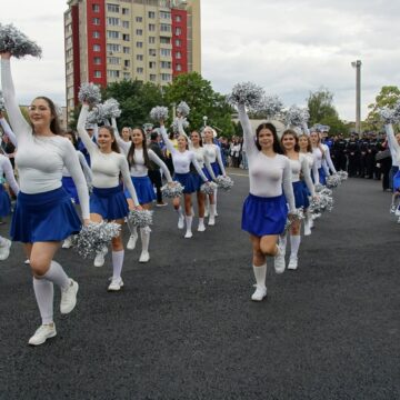 VIDEO: Sărbătoarea Castanelor – Parada de pe Podul Unirii VIDEO: Sărbătoarea Castanelor – Parada de pe Podul Unirii
