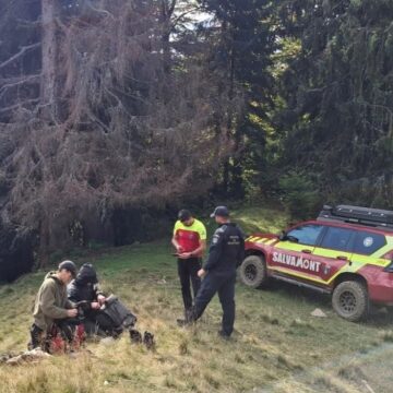 SALVAMONT MARAMUREȘ: Doi cetățeni ucraineni, recuperați în zona Poienile de Sub Munte SALVAMONT MARAMUREȘ: Doi cetățeni ucraineni, recuperați în zona Poienile de Sub Munte