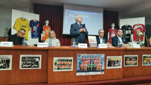 VIDEO: Lansare de carte – Istoria handbalului maramureșean de Daniel Kotecz VIDEO: Lansare de carte – Istoria handbalului maramureșean de Daniel Kotecz