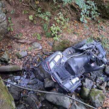 ACCIDENT: Un bărbat a ajuns la spital după ce s-a răsturnat cu ATV-ul într-o râpă ACCIDENT: Un bărbat a ajuns la spital după ce s-a răsturnat cu ATV-ul într-o râpă