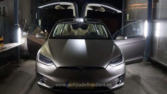 SPF SIGHET: Autoturism căutat de autoritățile olandeze, în valoare de peste 100.000 de lei, depistat de polițiștii de frontieră SPF SIGHET: Autoturism căutat de autoritățile olandeze, în valoare de peste 100.000 de lei, depistat de polițiștii de frontieră