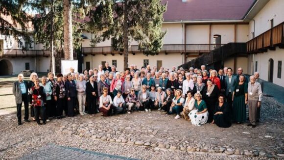 ZAHORÁNSZKI BRIGITTA: 36 de organizații la Forumul Național al Organizațiilor Maghiare de Pensionari din România din Sighetu Marmației ZAHORÁNSZKI BRIGITTA: 36 de organizații la Forumul Național al Organizațiilor Maghiare de Pensionari din România din Sighetu Marmației