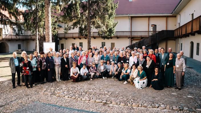 ZAHORÁNSZKI BRIGITTA: 36 de organizații la Forumul Național al Organizațiilor Maghiare de Pensionari din România din Sighetu Marmației ZAHORÁNSZKI BRIGITTA: 36 de organizații la Forumul Național al Organizațiilor Maghiare de Pensionari din România din Sighetu Marmației
