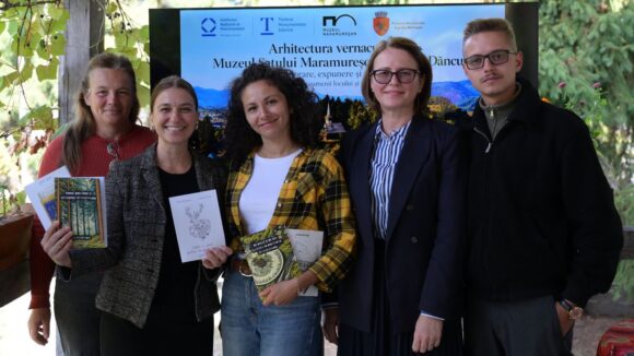 MUZEUL MARAMUREȘAN: prezentarea rezultatelor proiectului ”Arhitectura vernaculară din Muzeul Satului Maramureșean: explorare, expunere și valorizare. Despre omenii locului și trecutul lor” MUZEUL MARAMUREȘAN: prezentarea rezultatelor proiectului ”Arhitectura vernaculară din Muzeul Satului Maramureșean: explorare, expunere și valorizare. Despre omenii locului și trecutul lor”