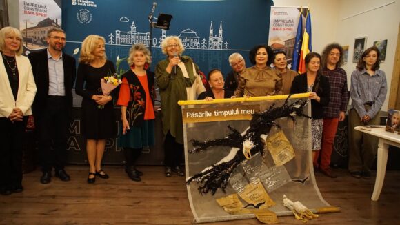 VIDEO: Eveniment inaugural Dinastia Artelor – o îmbinare între poezie, pictură, muzică și tradiție locală la Baia Sprie VIDEO: Eveniment inaugural Dinastia Artelor – o îmbinare între poezie, pictură, muzică și tradiție locală la Baia Sprie