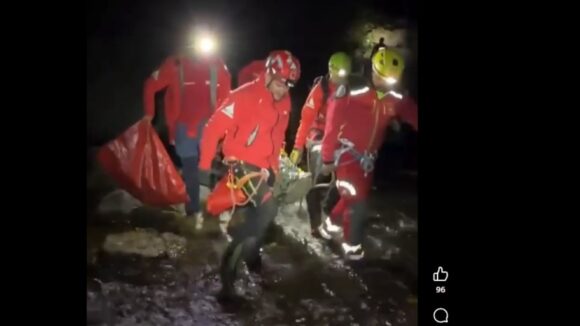 SALVAMONT MARAMUREȘ: Misiune încheiată în zona Piatra Corbului – Cheile Lăpușului, bărbat accidentat recuperat SALVAMONT MARAMUREȘ: Misiune încheiată în zona Piatra Corbului – Cheile Lăpușului, bărbat accidentat recuperat