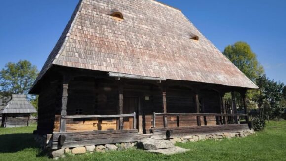 SIGHET: Lucrările de restaurare și reparații curente la monumentele din Muzeul Satului Maramureșean „Mihai Dăncuș” au fost finalizate